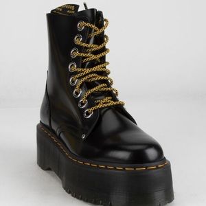 Dr. Martens Jadon Max Platform Boots